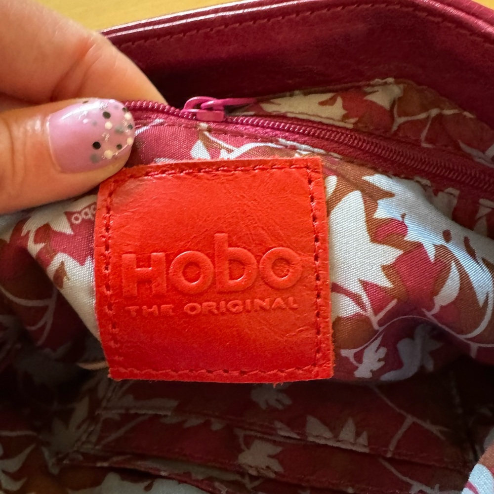 HOBO Belle Ruched Leather Crossbody Bag in Berry Red Like New - Picture 7 of 7